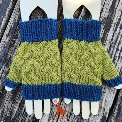 ''New Grass'' Fingerless Mittens