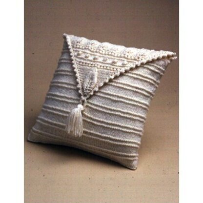 Aran Leaf Pillow in Patons Decor