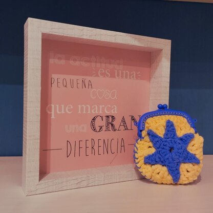 Wallet with crocheted applications (2 models)