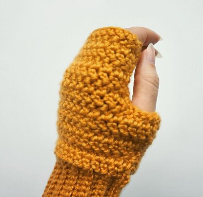 Honeysuckle Herringbone Mittens