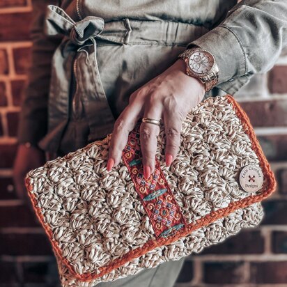 Summer Vibes Crochet Clutch