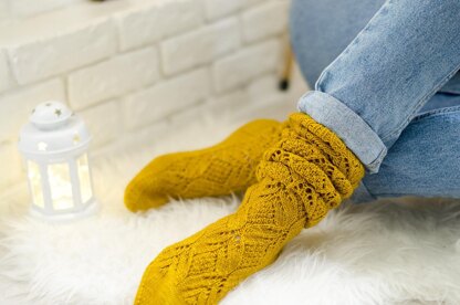 Mustard knee-socks