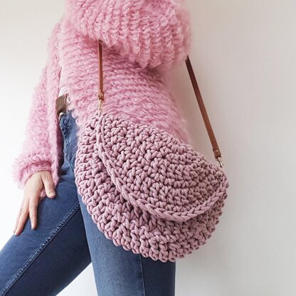 Large half moon bag Crochet pattern by kickassisters