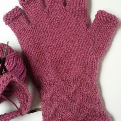 Rippling Cable Wrist Gloves - knitting pattern