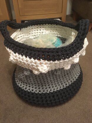 Tidy up storage basket