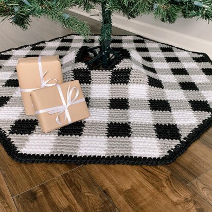 Cozy Cabin Tree Skirt