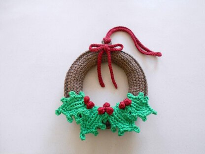 Holly Mini Wreath