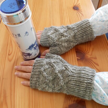 Kasbah fingerless mitts