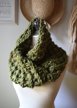 Asterisque Cowl / Shoulder Warmer