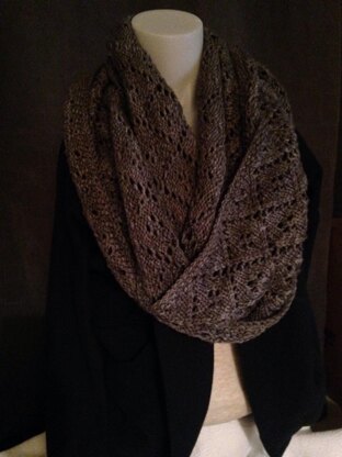 Diamond Lace Cowl