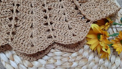 Crochet Summer Hat with Paper Yarn