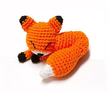 Mini Sleepy Fox Amigurumi