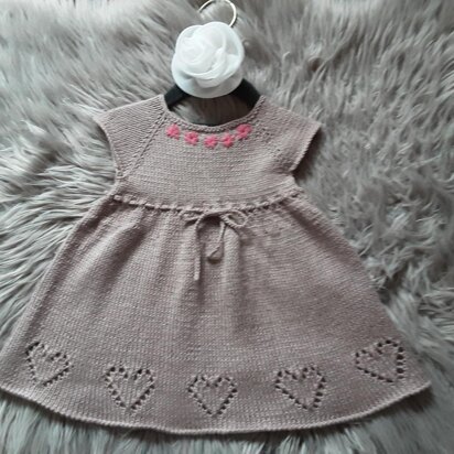 Little sweetheart dress - knitting pattern