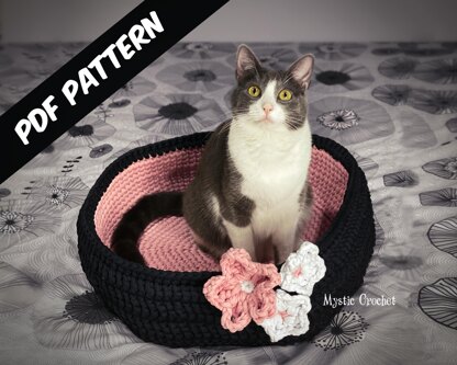 Sakura pet bed in Crochet