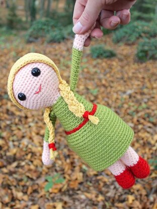 Red Riding Hood amigurumi doll