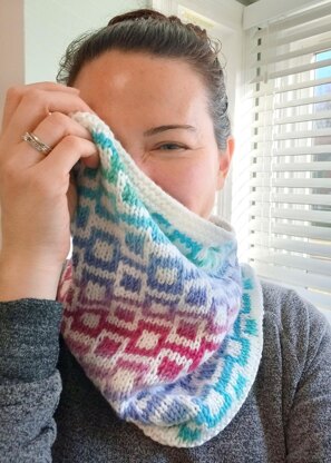 Arona Cowl