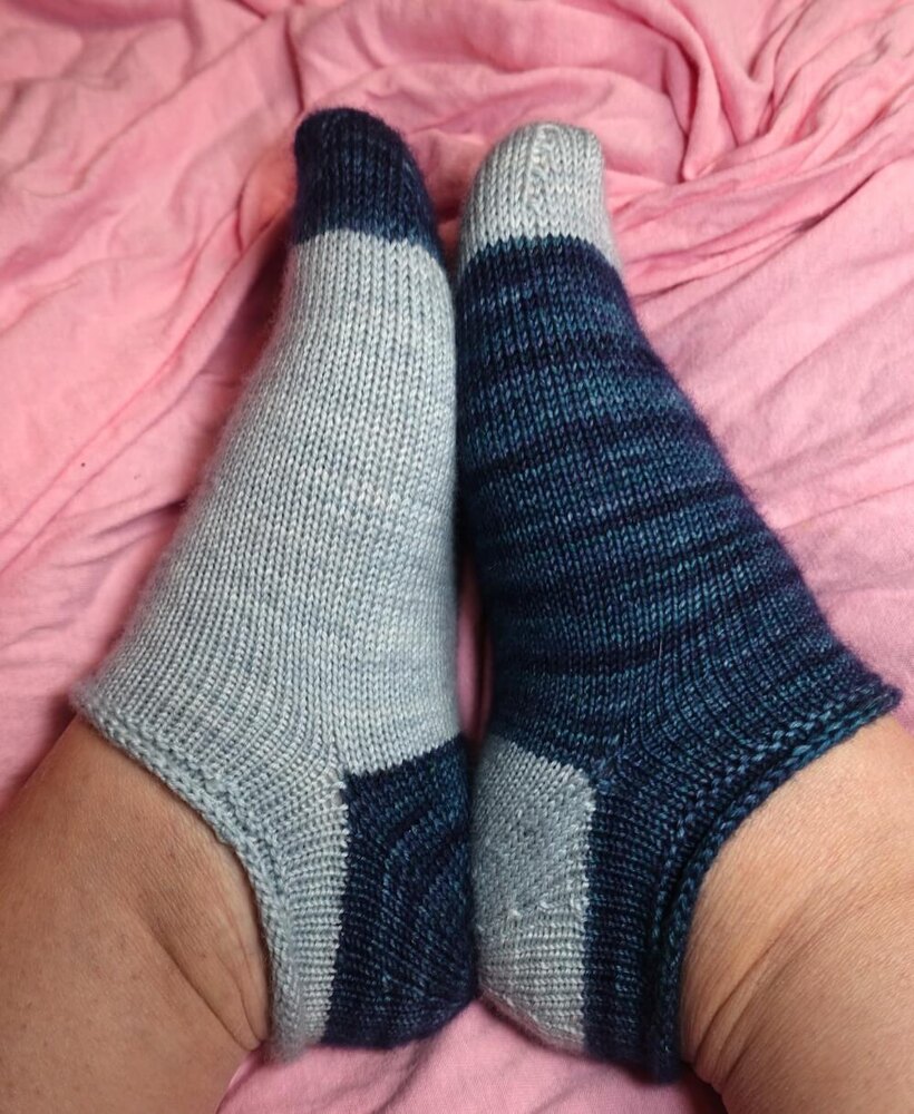 Simple Toe-Up Sock Knitting Pattern