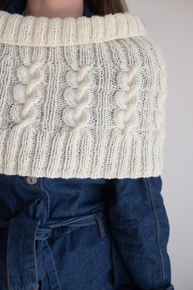 The Izzy Lou Cabled Capelet