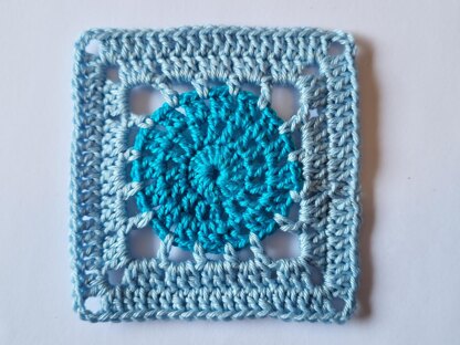 Granny square with round