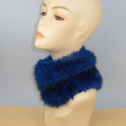 Luxury Luzia Faux Fun Fur Cowl - knitting pattern