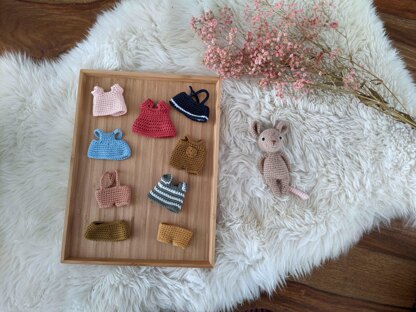 Cute mouse + wardrobe