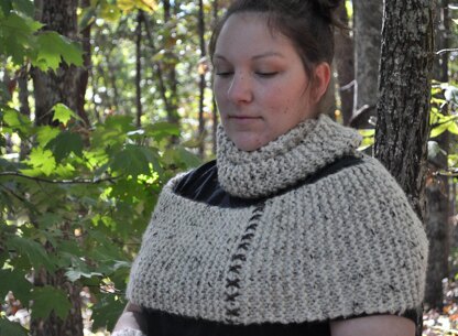 Highlander Cowl and Cuffs