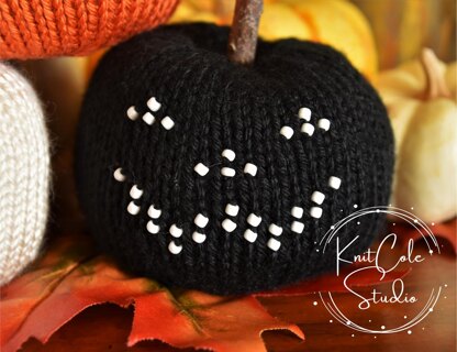 Knit Jack- O' -Lantern