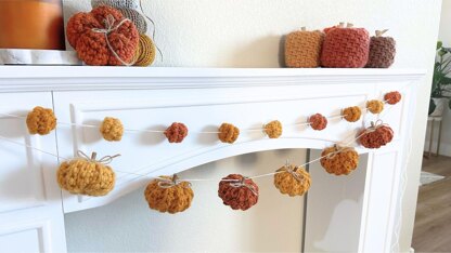 Crochet Pumpkin Garland 095