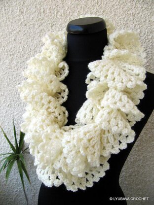 Marvellous Ruffle Lace Scarf Tutorial