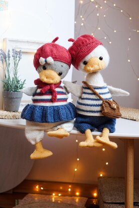 Knitting Pattern: Wardrobe for large gooses