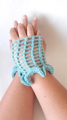 Nix lace crochet gloves