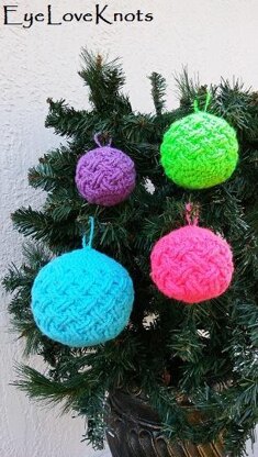 Celtic Weave Bauble Ornaments