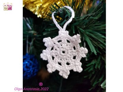 Openwork snowflake 4