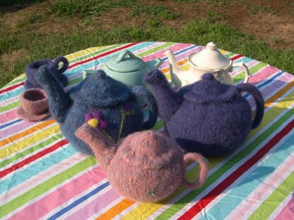 Knitted/Felted Teapot