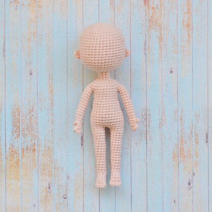 Basic crocheted doll