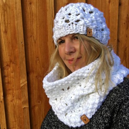 Snowflake Cowl & Beanie Set