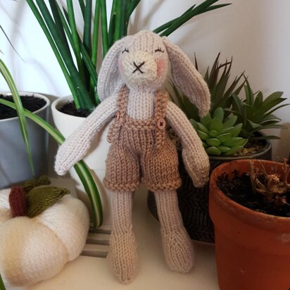 Vintage Style Bunny - knitting pattern