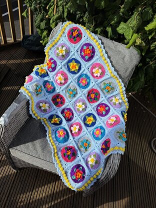 Soft Bundle of Blooms Baby Blanket