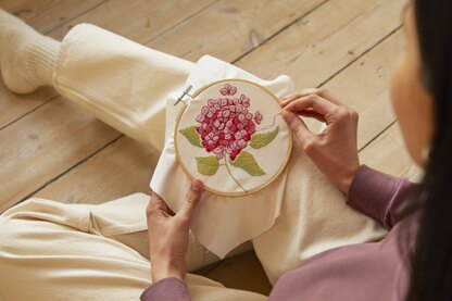 DMC Mindful Making: The Blissful Blooms Embroidery Duo Embroidery Kit