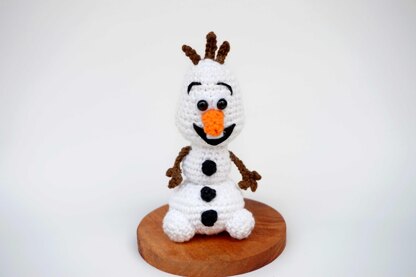 Olaf amigurumi pattern crochet doll