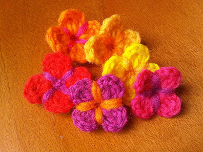 100 Flowers to Knit and Crochet