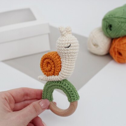 Snail crochet pattern baby rattle toy Amigurumi pattern newborn teether