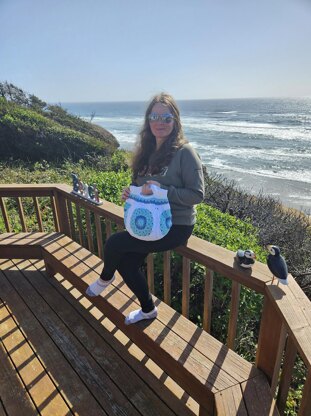 Tote By the Ocean