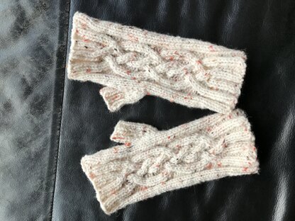 fingerless gloves