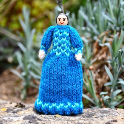 Queen Victoria Peg Doll Knitting Pattern - Free Knitting Pattern