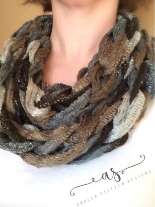 Mimic Infinity Scarf