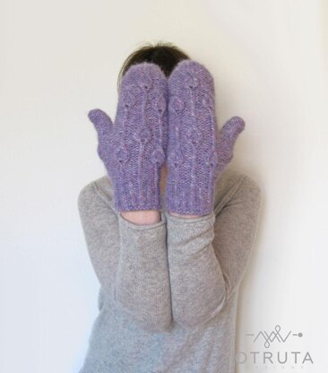 Flowerbud Mittens