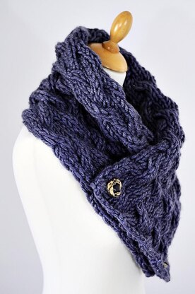 Interlocking Cables Neckwarmer