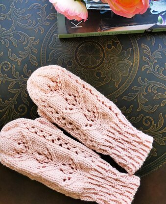 Striking Tulip Mittens