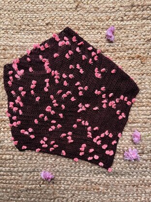 Falling Blossoms Cowl (crochet)